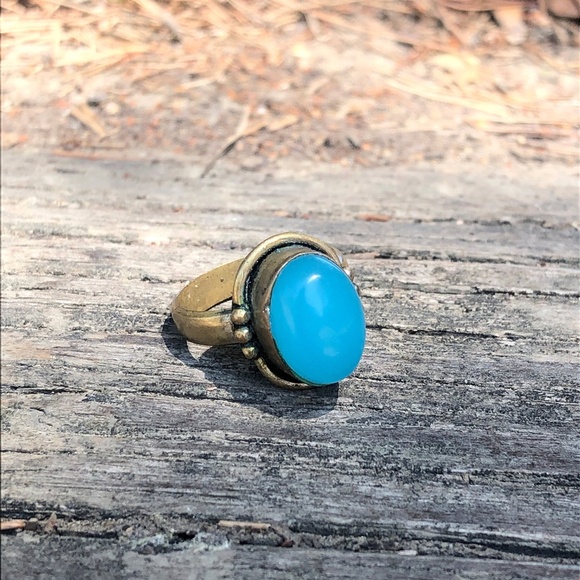 Vintage brass and aqua blue cabochon ring size 8 - Picture 3 of 7